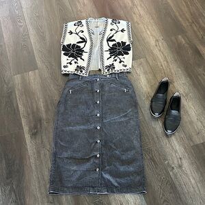 Liz Claiborne Charcoal Button-Front Midi Skirt